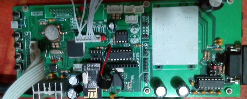 这是一块移植了UCOSII系统的STM32实验板 这是一块移植了UCOSII系统的STM32实验板