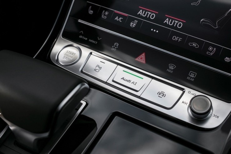 全新奥迪A8自动驾驶路试曝光