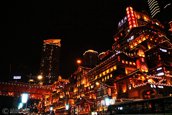 洪崖洞、旅游、重庆 (图片版权所属:靠谱客) 洪崖洞、旅游、重庆