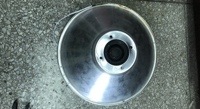 ▲ 软线天线连接在外壳上