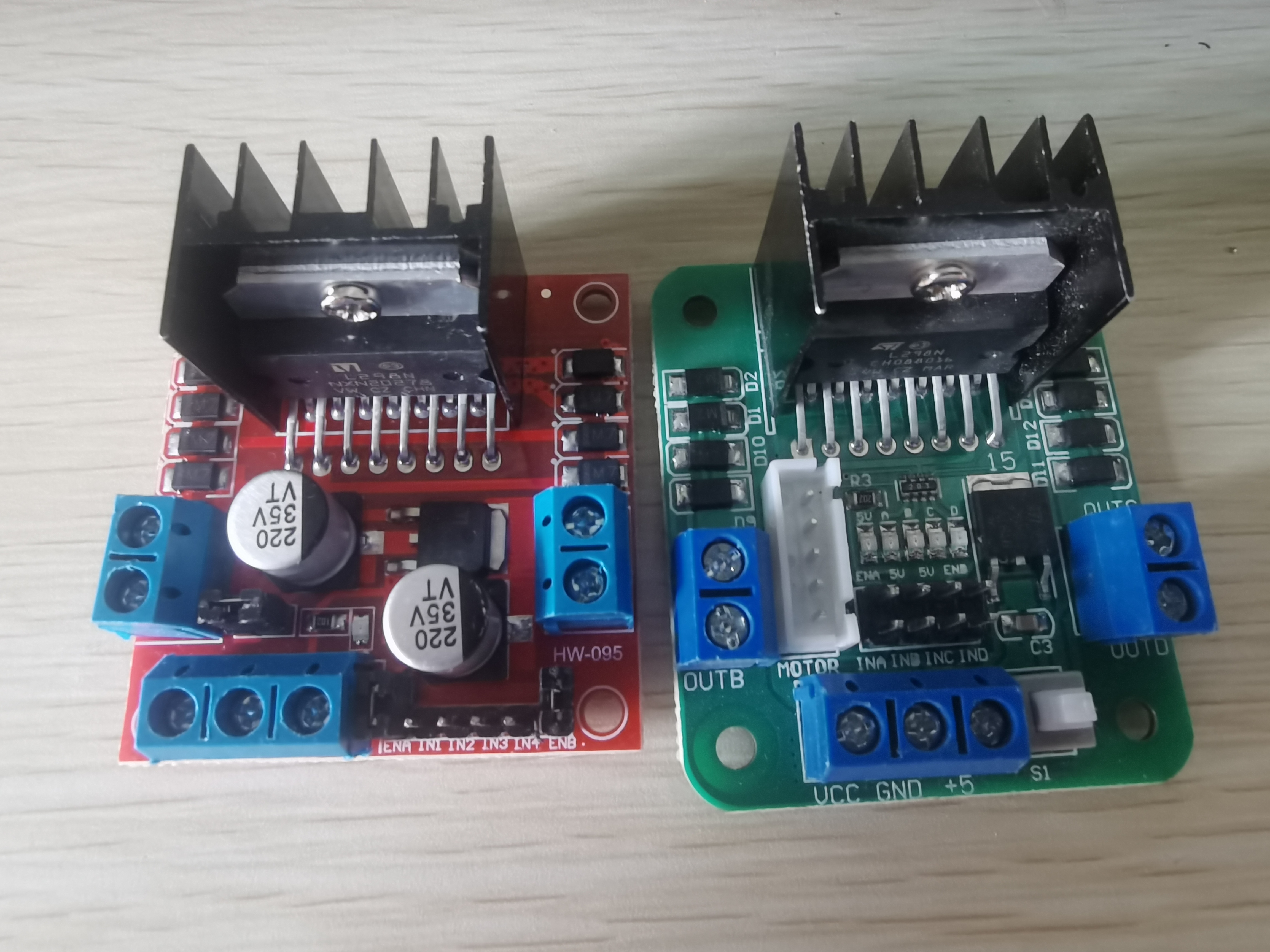 红色版和绿色版