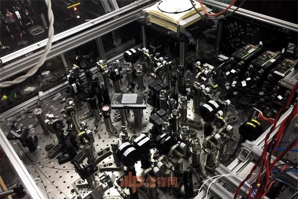 重磅 | 中国发布世界首台10比特光量子计算机