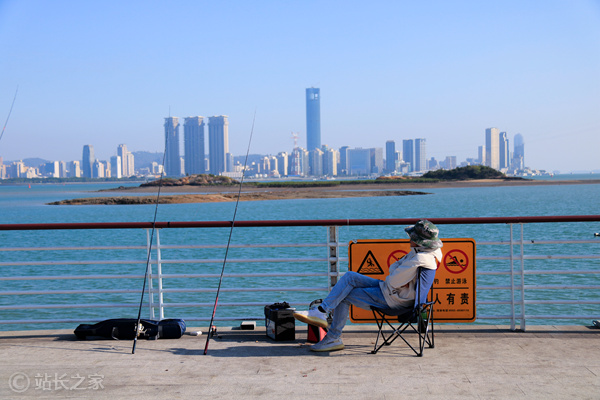 钓鱼 海边 (图片版权所属:靠谱客) 钓鱼 海边