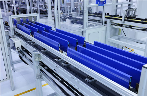 8针同刺不冒烟不起火!吉利第2万套神盾短刀电池下线