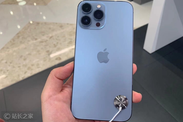 iphone13/pro,苹果 (图片版权所属:靠谱客) iphone13/pro,苹果