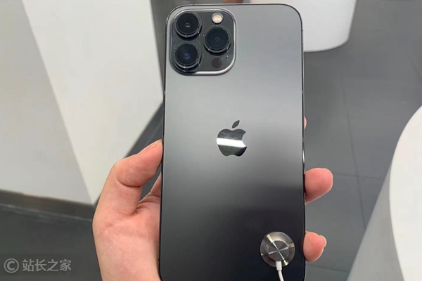 苹果,iphone13/pro (图片版权所属:靠谱客) 苹果,iphone13/pro