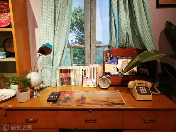 AI学习机暴利真相：6000元收割家长，课程成本仅30元？