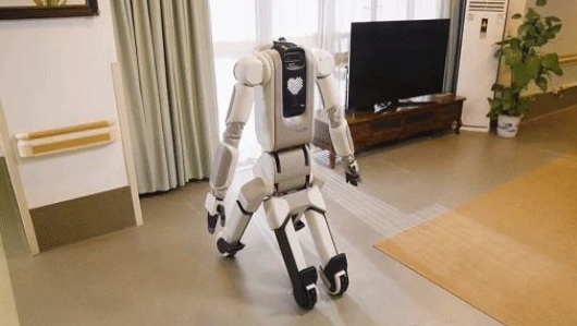 马化腾:希望成为所有机器人厂商的合作伙伴 并非取而代之做硬件