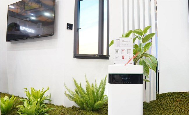 华为智选720智能空气净化除湿一体机亮相AWE2025，以生态共振构建健康新场景