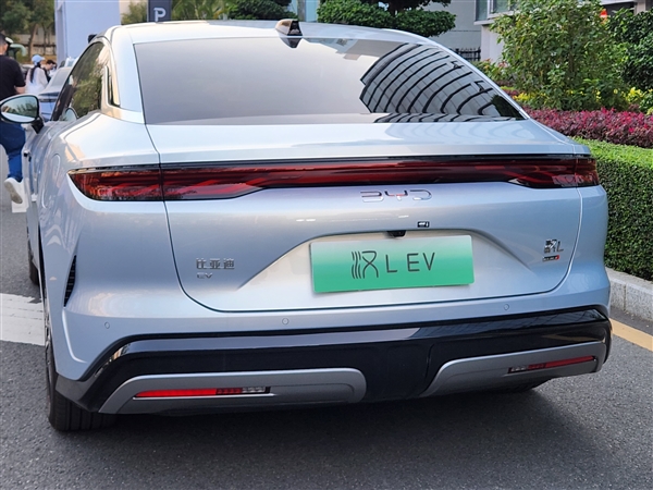 超千匹马力零百2.7秒!比亚迪汉l上市:20.98万起