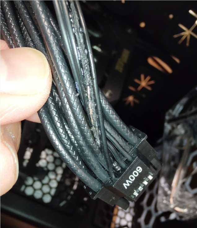 英伟达RTX 5070 曝线缆熔化问题，又是“用户操作失误”吗？