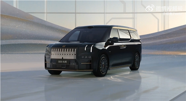 极氪009光辉典藏版官宣4月19日亮相：填补了劳斯莱斯没有MPV的空白