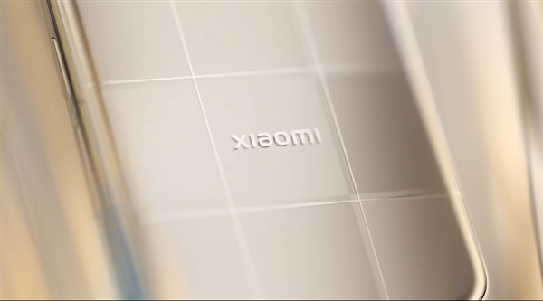 行业最强小折叠!小米mix flip 2外观首次揭晓