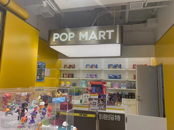 年轻人氪金“塑料茅台”，Labubu养肥了谁？