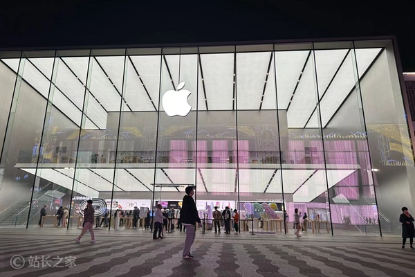 苹果 AI 转型面临新挑战:Siri 前负责人离职，AI 搜索项目前景未卜