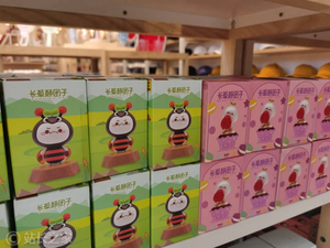 叶国富要「浪费」一亿签IP，我们和潮玩从业者聊了聊抢IP这件事