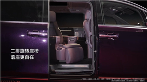 华为宣布刘亦菲成鸿蒙智行智界品牌代言人：一袭鎏金深v礼裙乘坐智界v9 太优雅